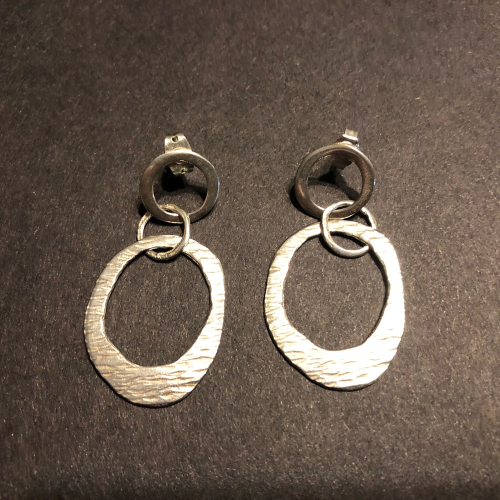 Silpada sterling silver interlocking ovals earrings 1 5/8”